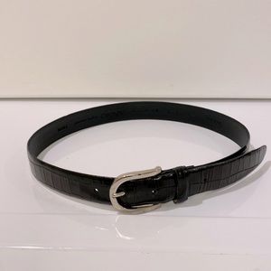 DKNY black leather belt